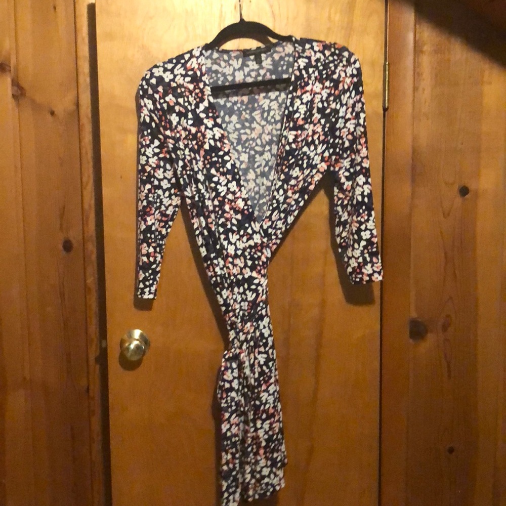 Gorgeous Banana Republic wrap dress. Sz Med Petite
